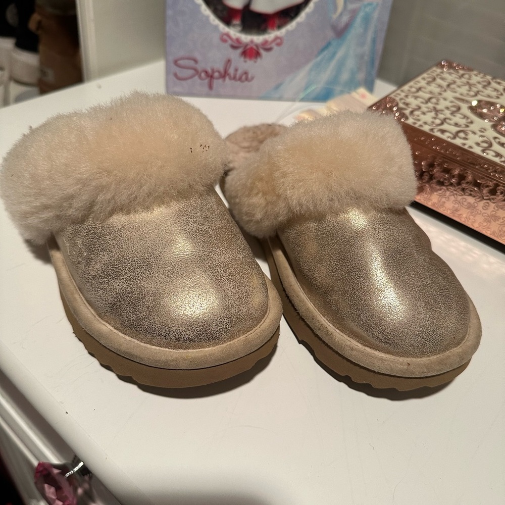 Ugg Slippers - Little Girls